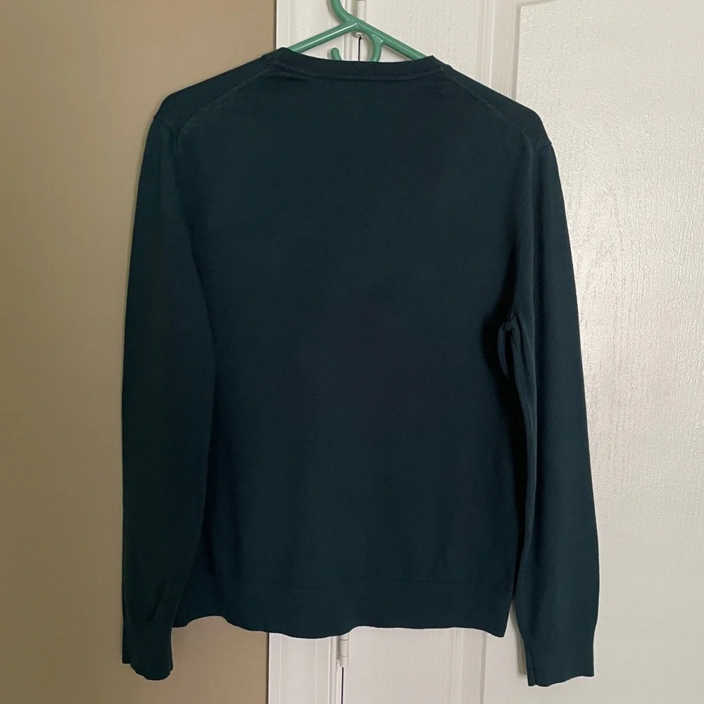 Banana Republic Men’s Premium Luxe Yarn V-Neck Sweater. Size Large.